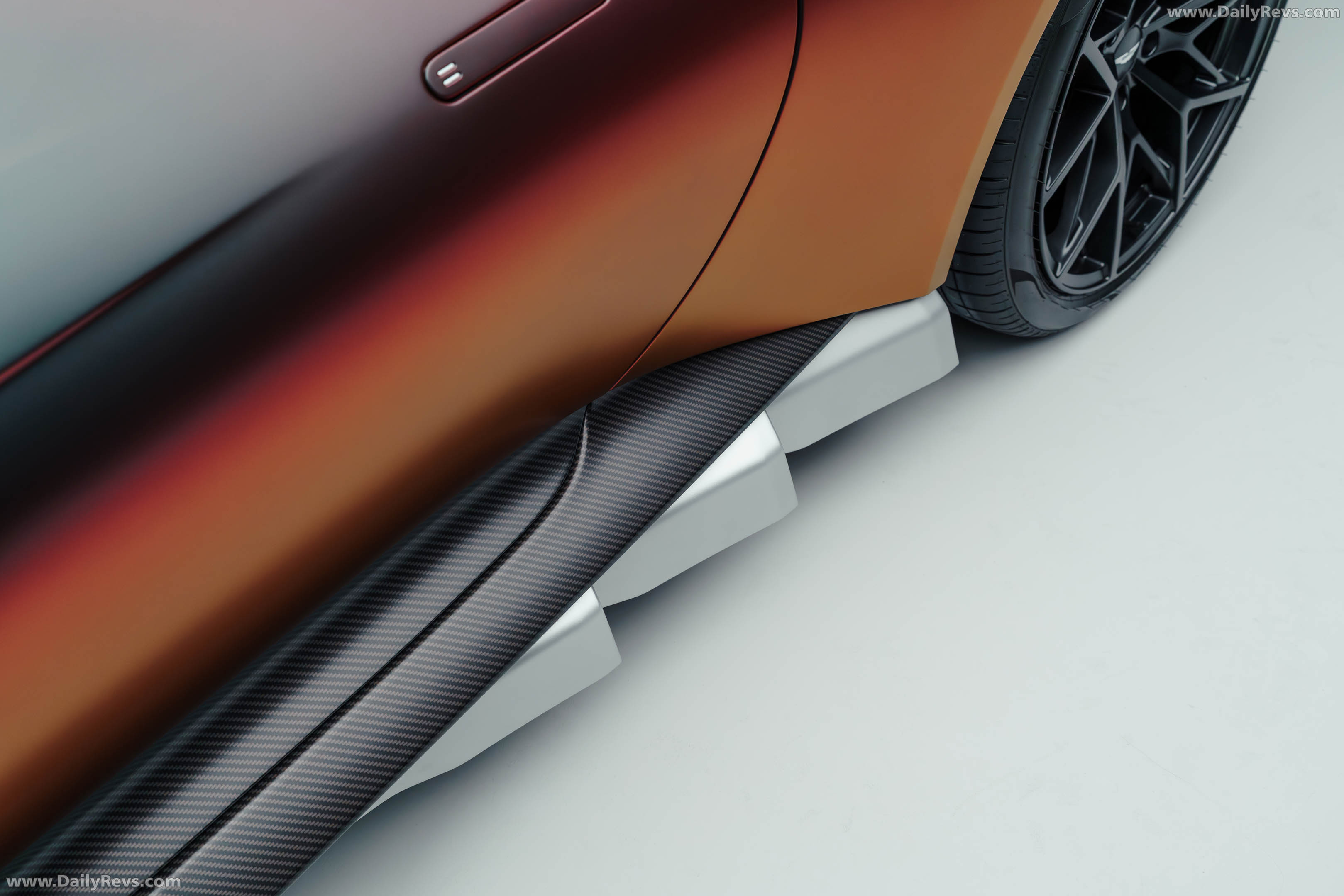 2028 Aston Martin Valen Exterior
